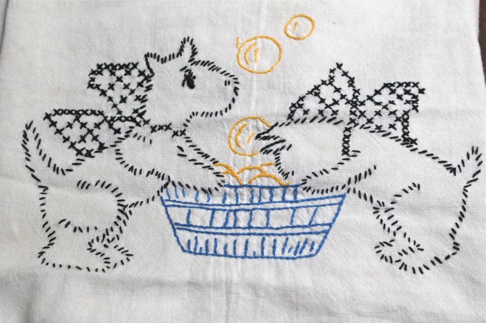 Details about   Vintage Embroidery transfer repo 9171 Chicks for  Kitchen dish towels Chickens 