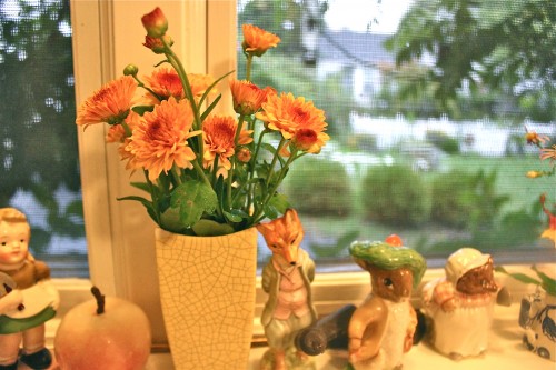 little orange bouquets